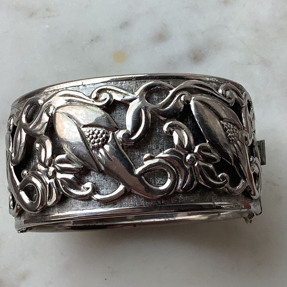 Vintage Hinged Bangle Victorian Revival Bracelet Art Nouveau Floral Silver Tone